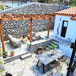 Archontiko - Stone With Fireplace And Mountain View