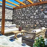 Archontiko - Stone With Fireplace And Mountain View