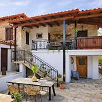 Villa Archontiko - Stone With Fireplace And Mountain View