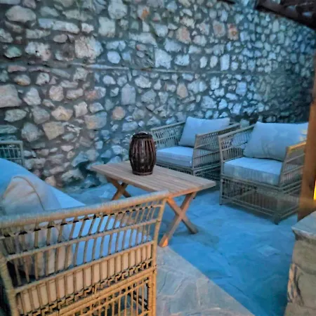Archontiko - Stone With Fireplace And Mountain View Βίλα Kastellia