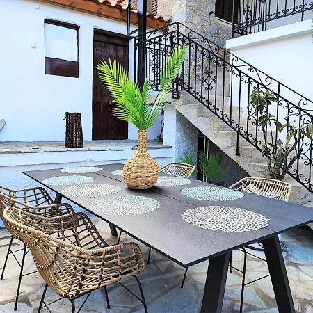 Villa Archontiko - Stone With Fireplace And Mountain View