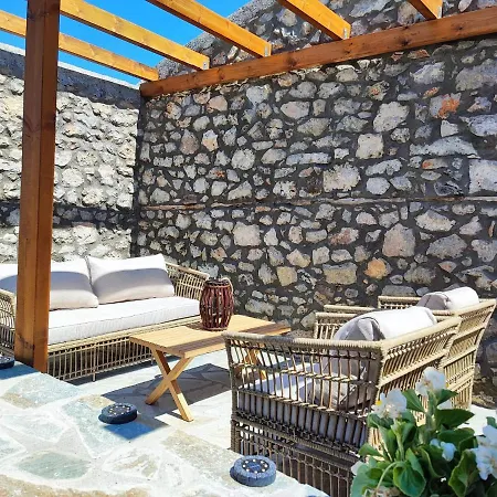 Archontiko - Stone With Fireplace And Mountain View