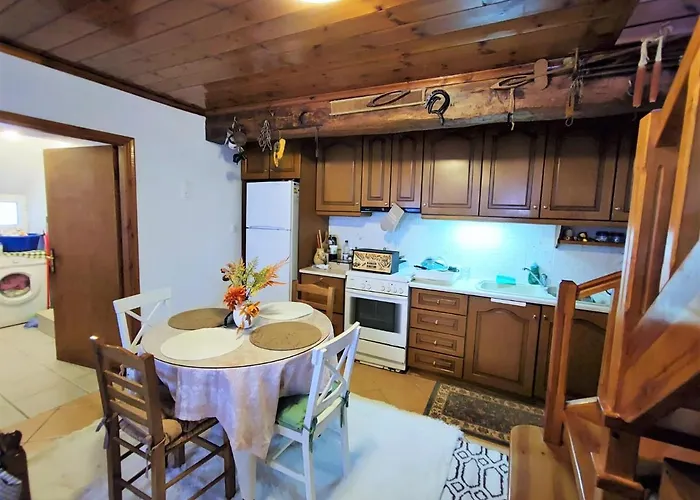 Βίλα Archontiko - Stone With Fireplace And Mountain View Kastellia