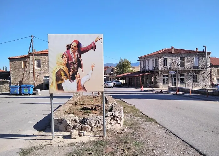 Archontiko - Stone With Fireplace And Mountain View Βίλα