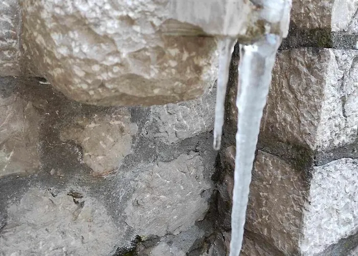 Archontiko - Stone With Fireplace And Mountain View Βίλα